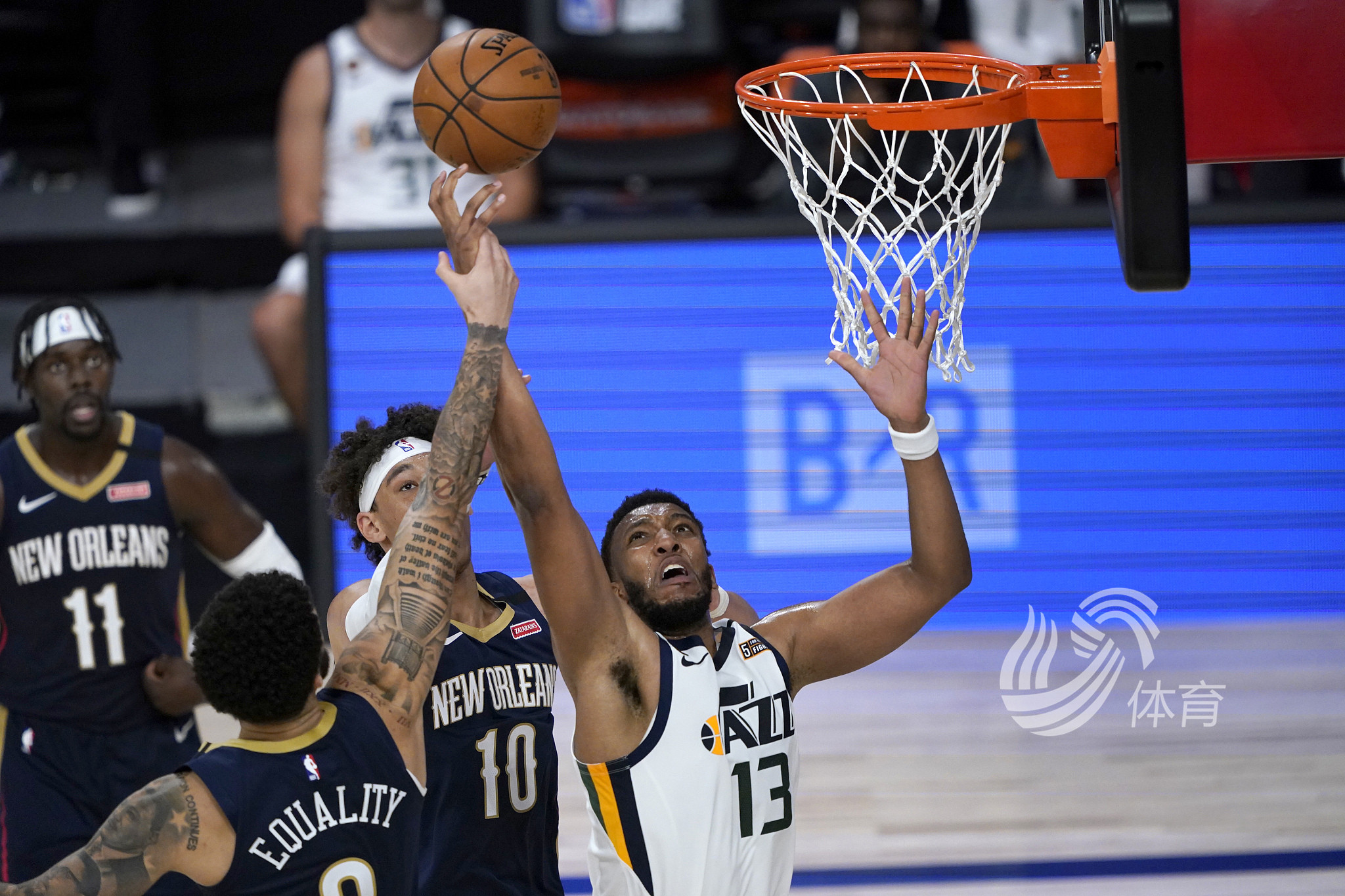 保持比赛的 保持比赛的